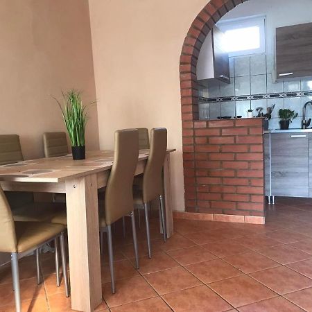Appartamento Tahiti Apartman Hajdúszoboszló Esterno foto