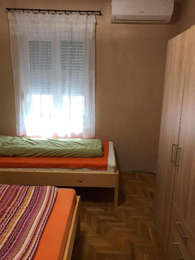 Appartamento Tahiti Apartman Hajdúszoboszló Esterno foto