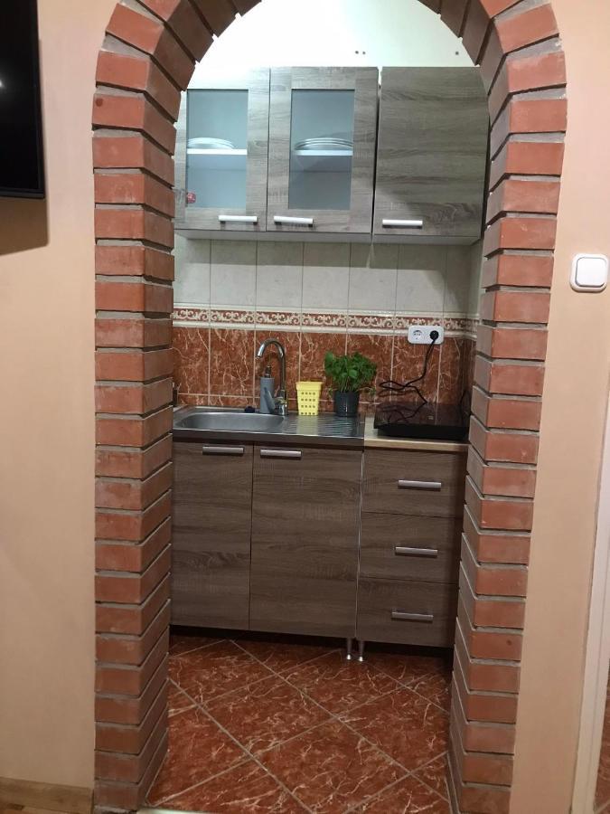 Appartamento Tahiti Apartman Hajdúszoboszló Esterno foto