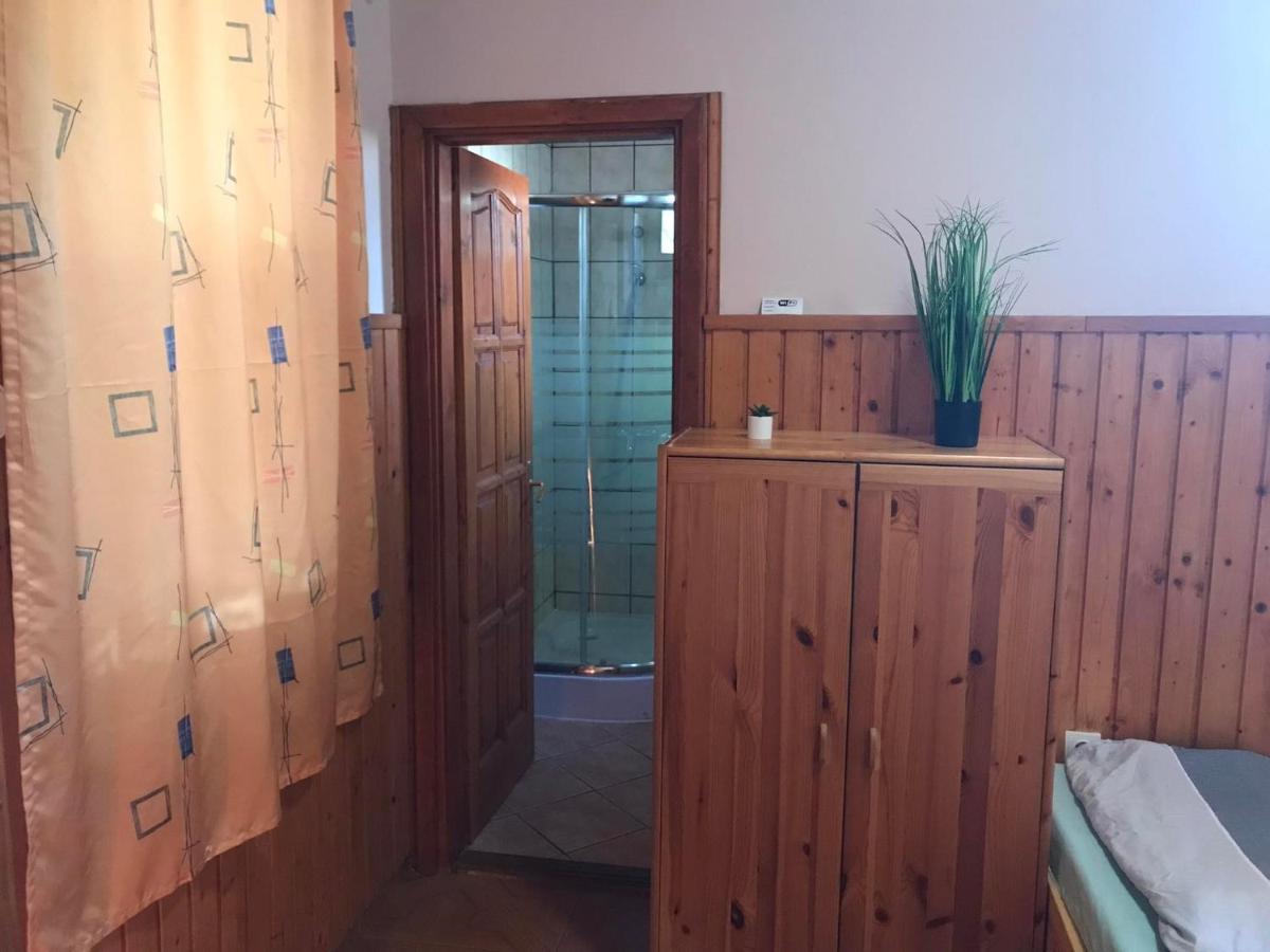Appartamento Tahiti Apartman Hajdúszoboszló Esterno foto