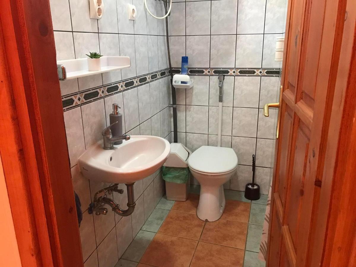 Appartamento Tahiti Apartman Hajdúszoboszló Esterno foto